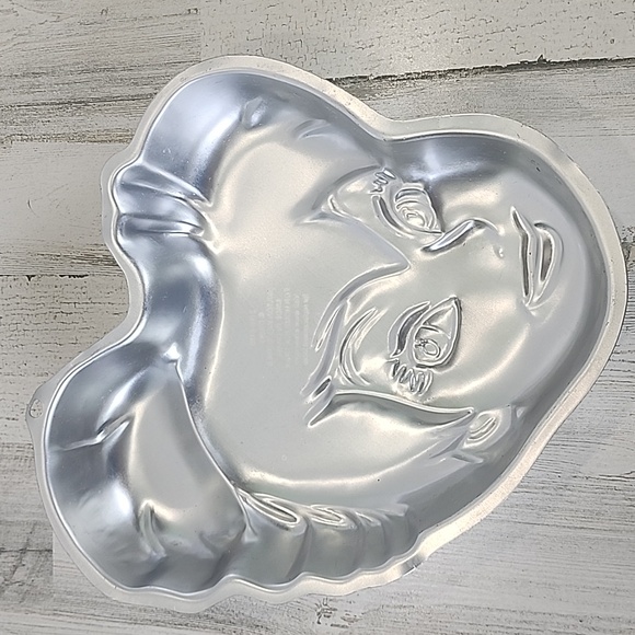 Wilton Disney Tinkerbell face aluminum cake pan 2105-5110 - Picture 3 of 5